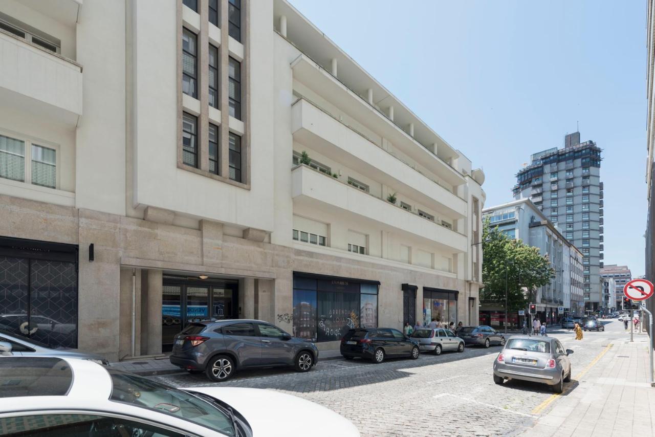 Emporium Deluxe 3Br Apartment W/ Private Parking By Lovelystay Porto Bagian luar foto