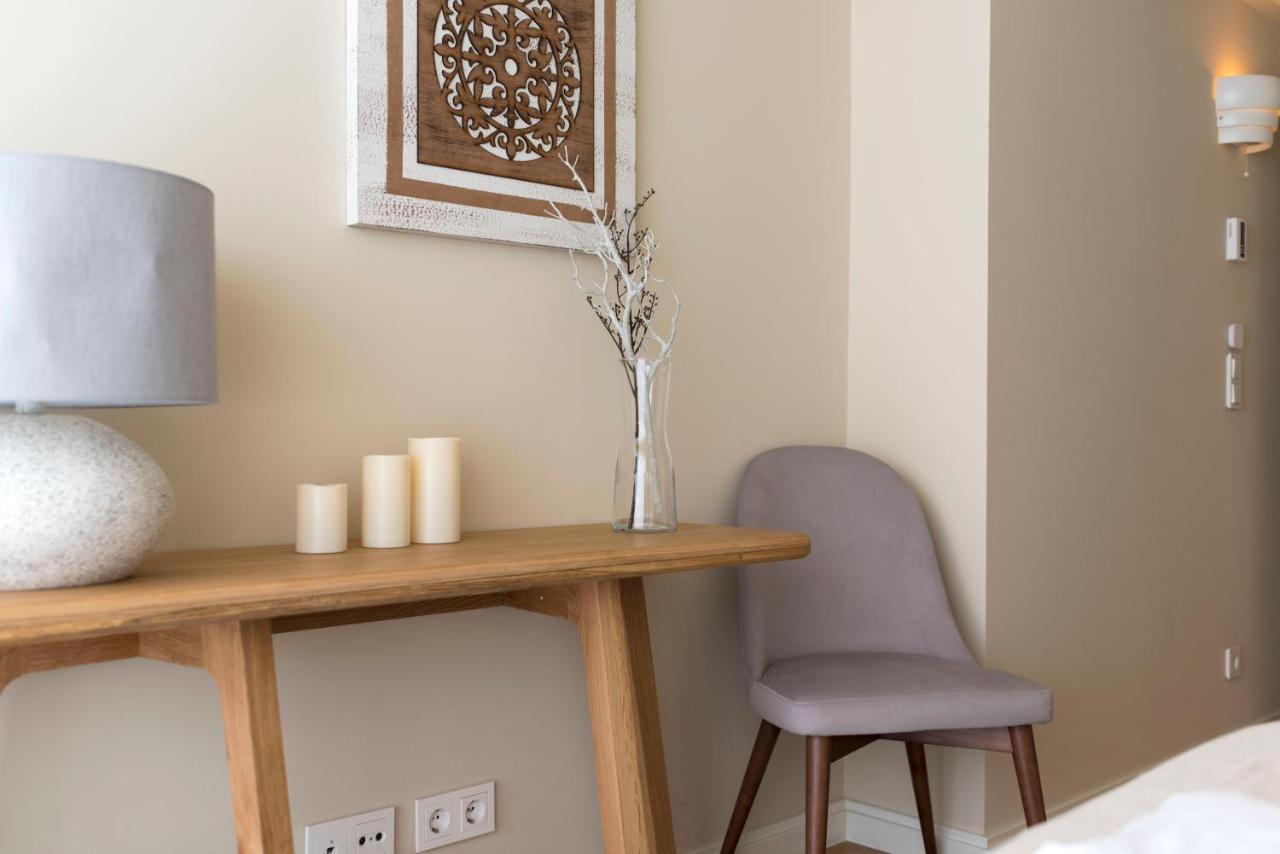 Emporium Deluxe 3Br Apartment W/ Private Parking By Lovelystay Porto Bagian luar foto