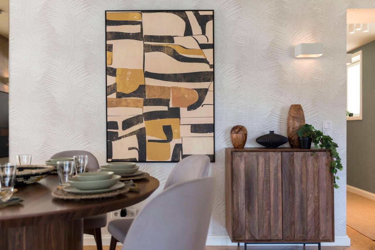 Emporium Deluxe 3Br Apartment W/ Private Parking By Lovelystay Porto Bagian luar foto