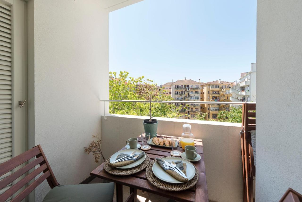 Emporium Deluxe 3Br Apartment W/ Private Parking By Lovelystay Porto Bagian luar foto