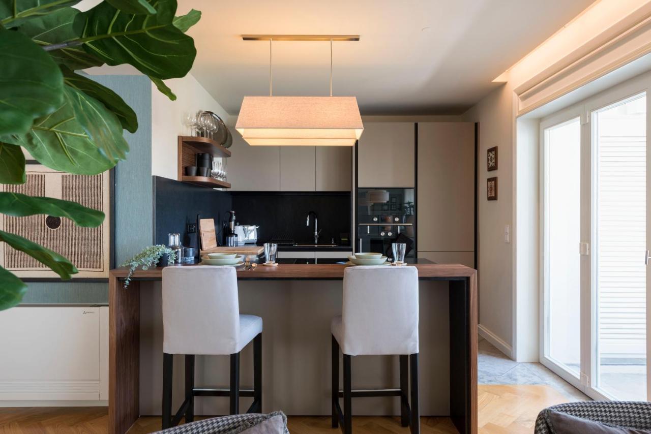 Emporium Deluxe 3Br Apartment W/ Private Parking By Lovelystay Porto Bagian luar foto