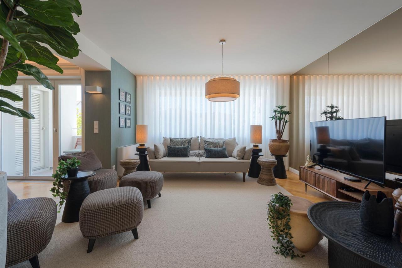 Emporium Deluxe 3Br Apartment W/ Private Parking By Lovelystay Porto Bagian luar foto