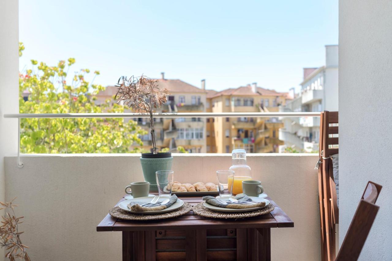 Emporium Deluxe 3Br Apartment W/ Private Parking By Lovelystay Porto Bagian luar foto
